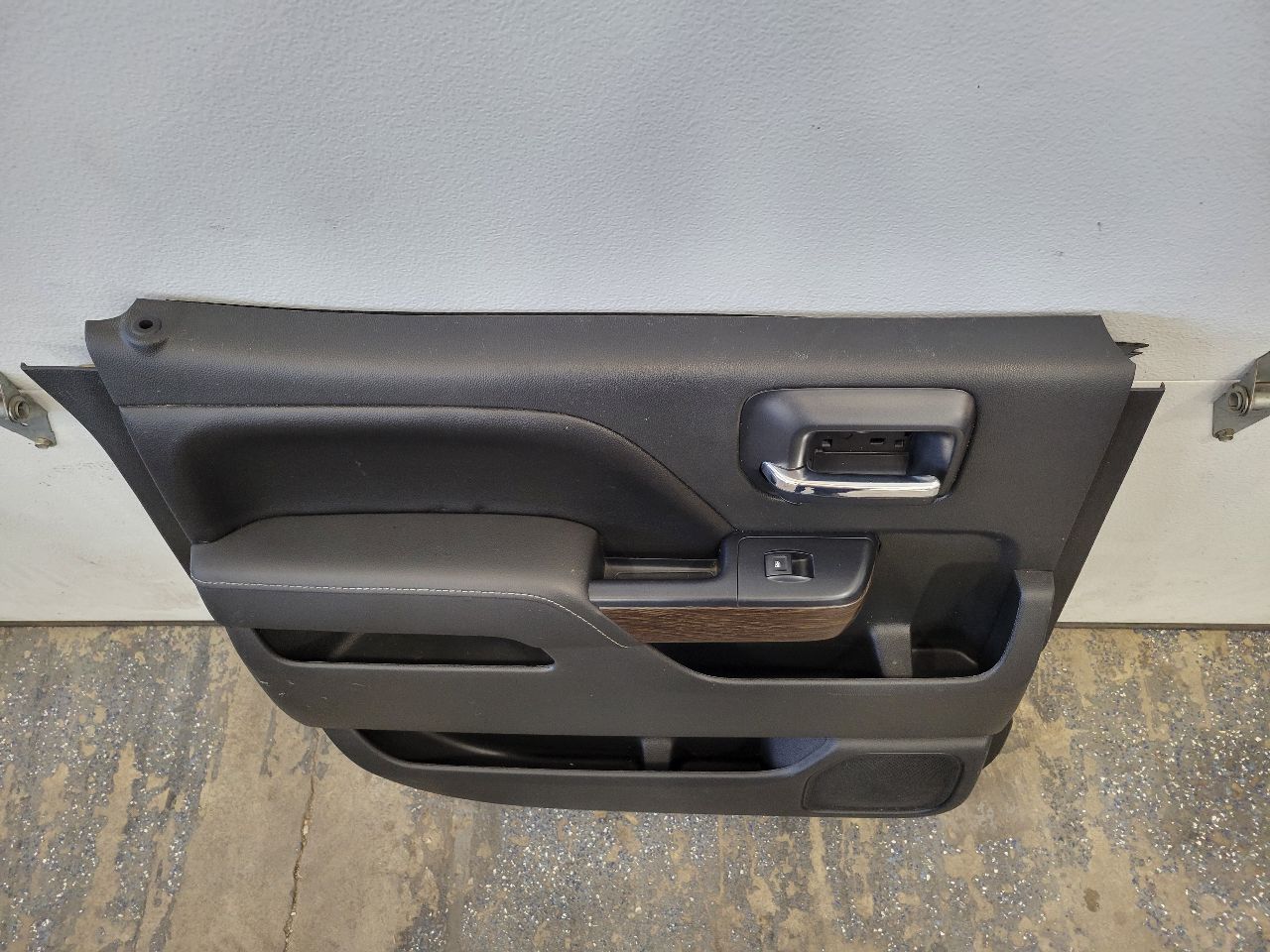 2017 SIERDEN15 DENALI CREW CAB DRIVER REAR DOOR TRI 26224 - image 2