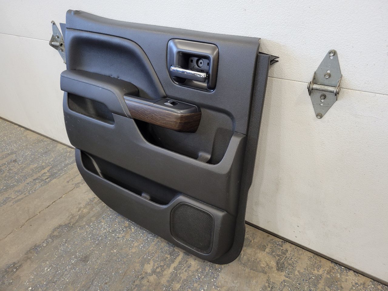2017 SIERDEN15 DENALI CREW CAB DRIVER REAR DOOR TRI 26224 - image 4