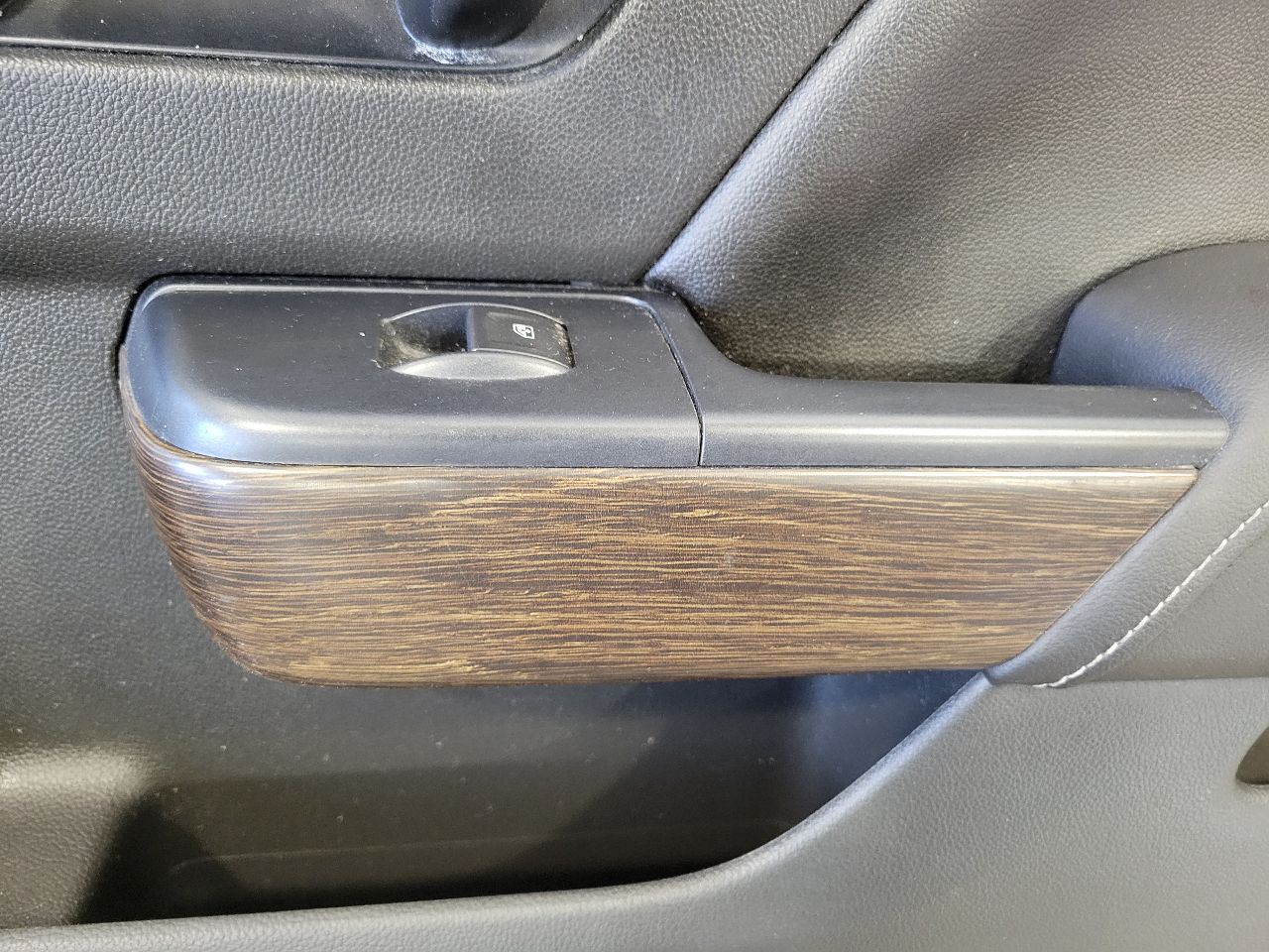 2017 SIERDEN15 DENALI CREW CAB PASSENGER REAR TRIM 26225 - image 8