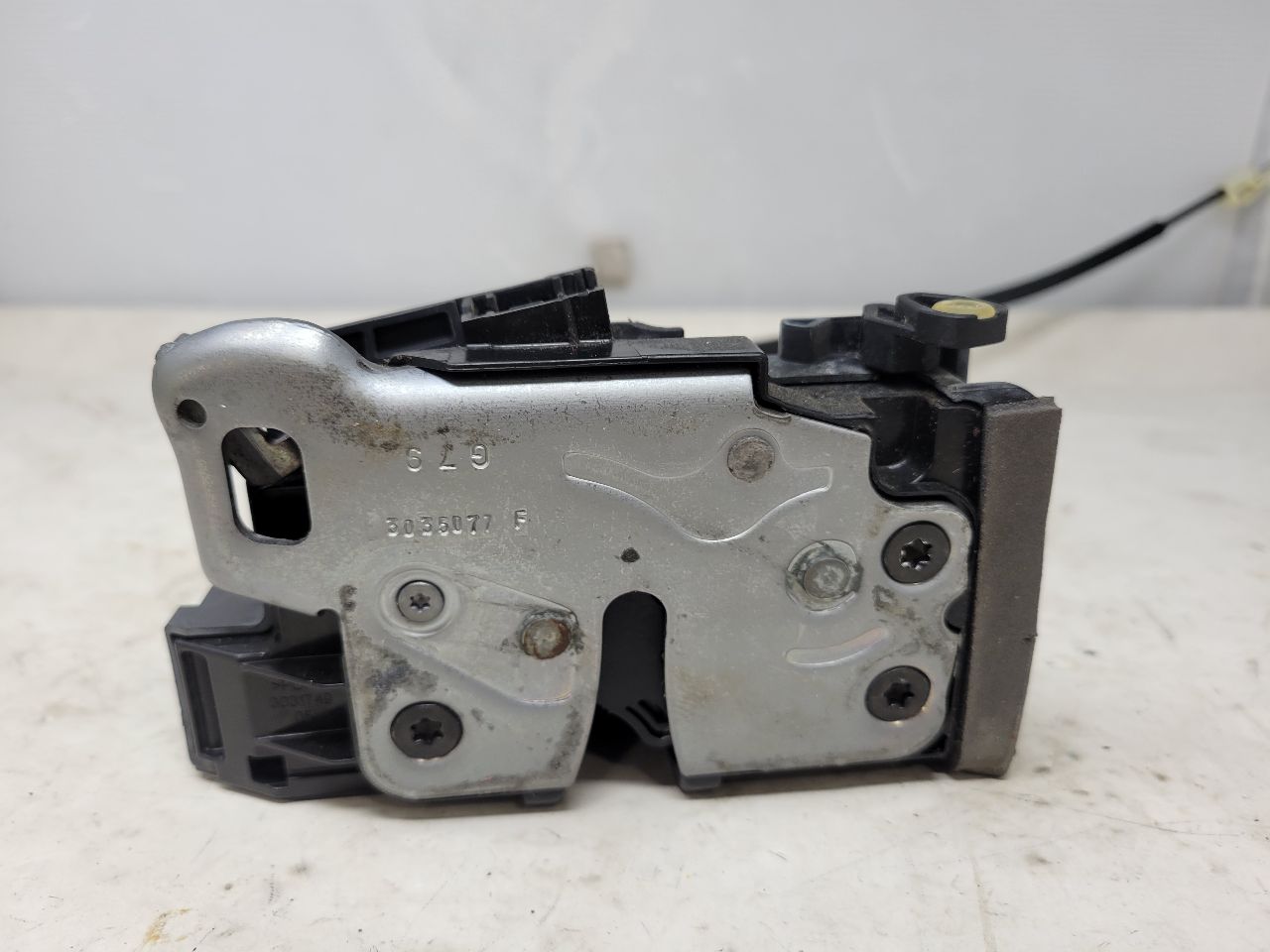 2017 SIERDEN15 DRIVER FRONT DOOR LATCH 13507155 26233 - image 5