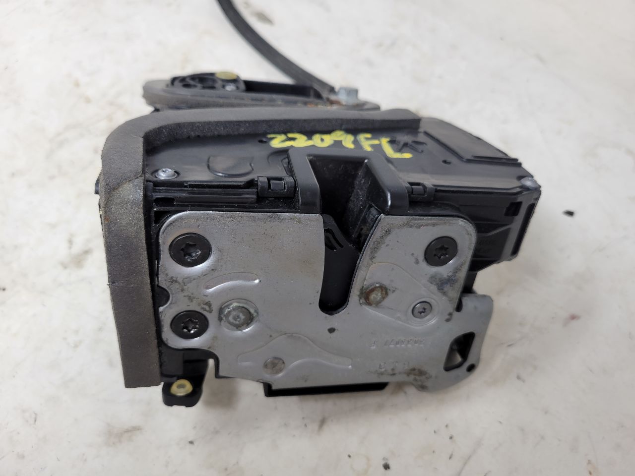 2017 SIERDEN15 DRIVER FRONT DOOR LATCH 13507155 26233 - image 9