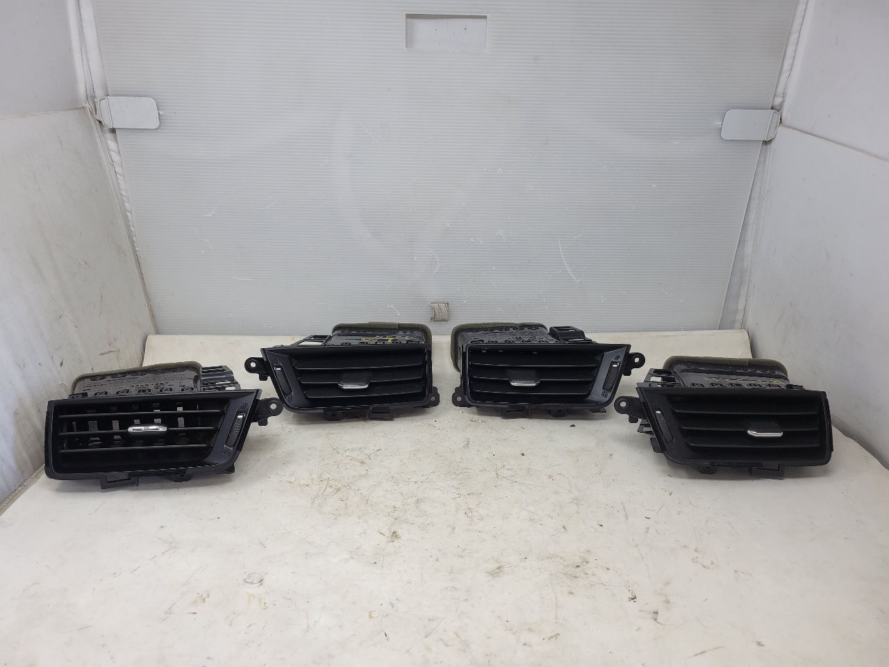 2017 SIERDEN15 SET OF 4 DASH VENTS HEAT A/C 26244 - image 1