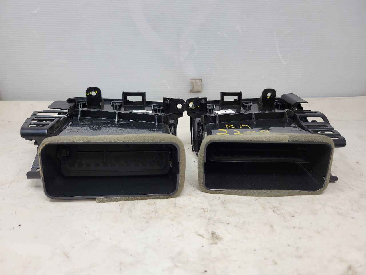 2017 SIERDEN15 SET OF 4 DASH VENTS HEAT A/C 26244 - image 7