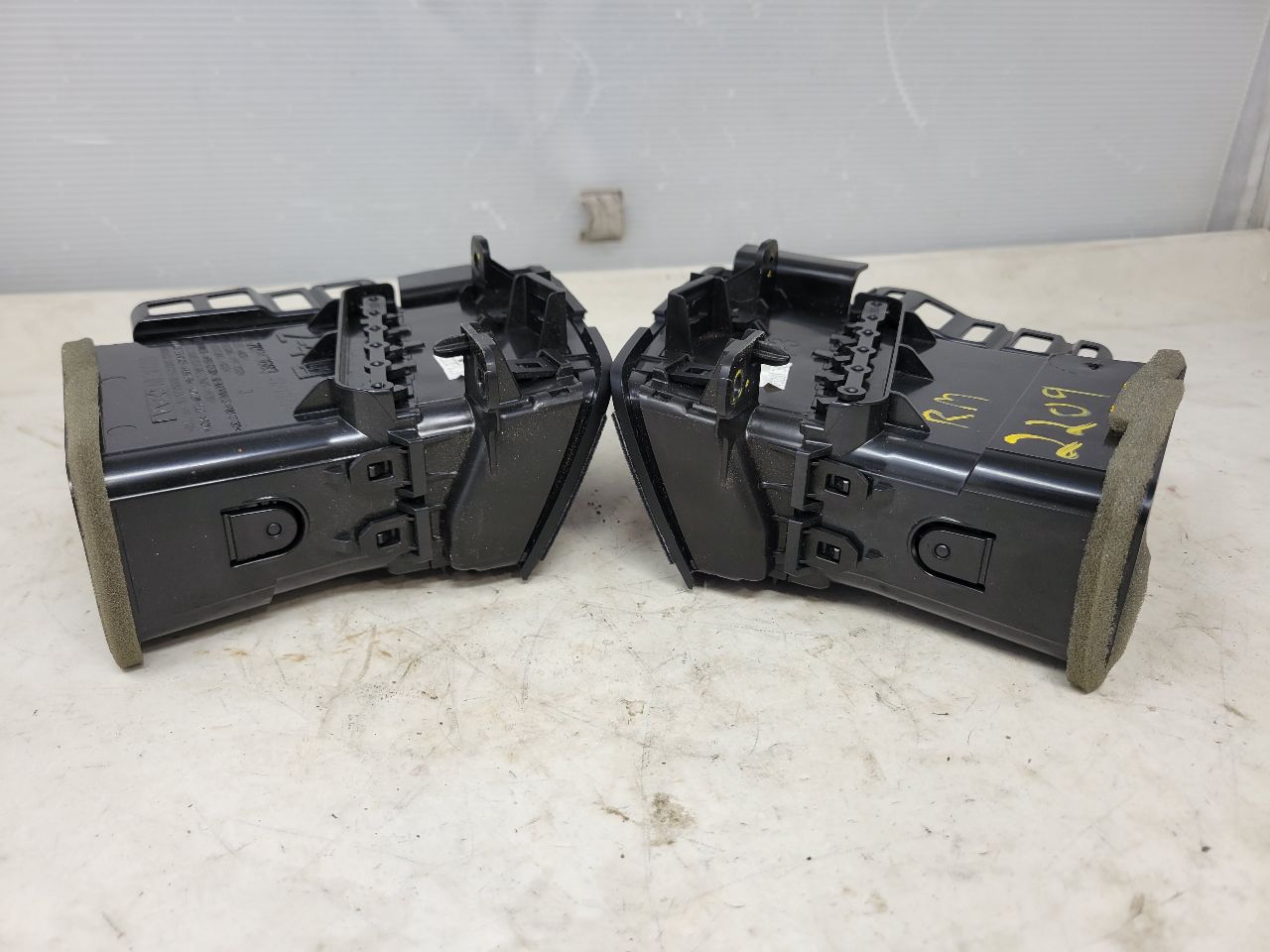 2017 SIERDEN15 SET OF 4 DASH VENTS HEAT A/C 26244 - image 8