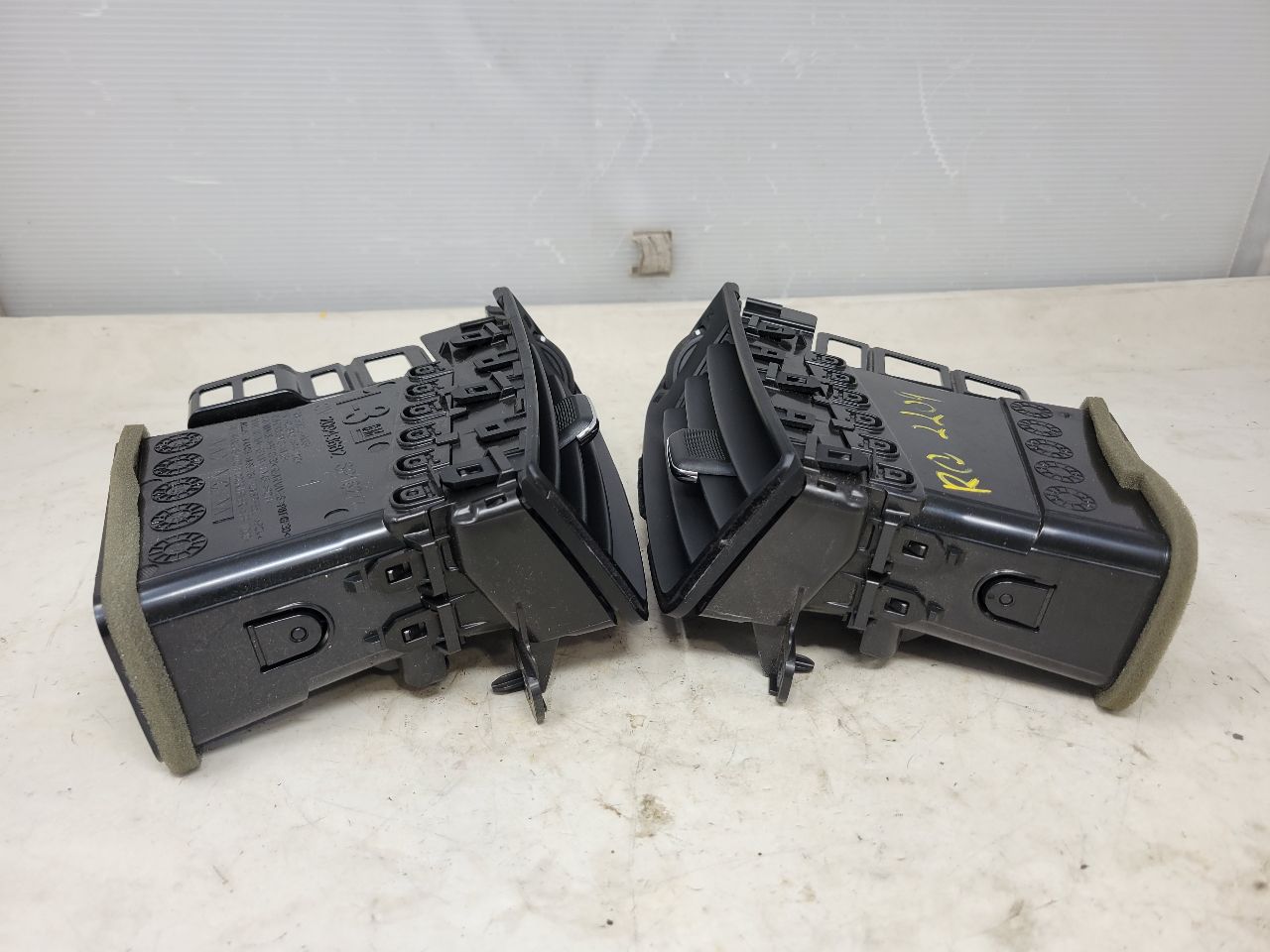 2017 SIERDEN15 SET OF 4 DASH VENTS HEAT A/C 26244 - image 10