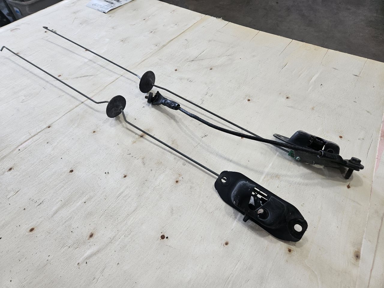 2017 SIERDEN15 TAILGATE LATCHES & RODS PAIR LH RH 26248 - image 5