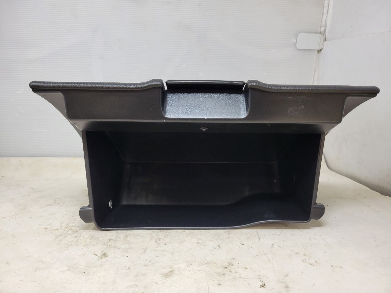 2017 SIERDEN15 LOWER GLOVE BOX BLACK 26261 - image 4