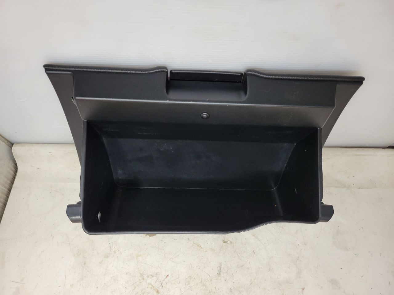 2017 SIERDEN15 LOWER GLOVE BOX BLACK 26261 - image 10