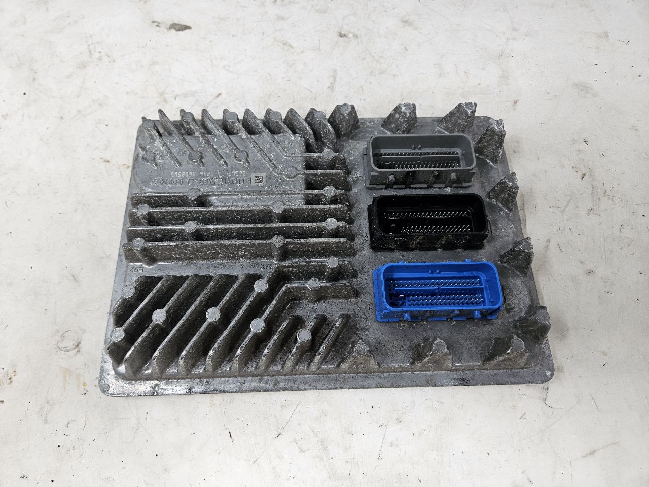 2016 ESCALADE E92 ECM ENGINE CONTROL MODULE L86 26296 - image 1