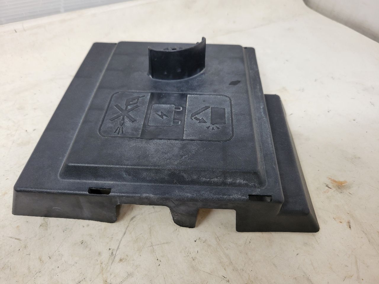 2017 SIERDEN15 BATTERY FUSE JUNCTION BLOCK 84043745 26302 - image 9