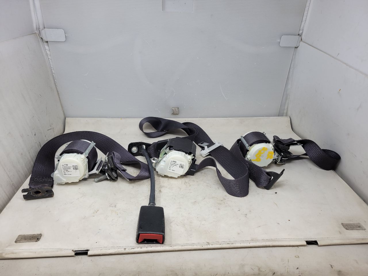 2017 SIERDEN15 REAR SEAT BELTS SET OF 3 BLACK 26314 - image 2