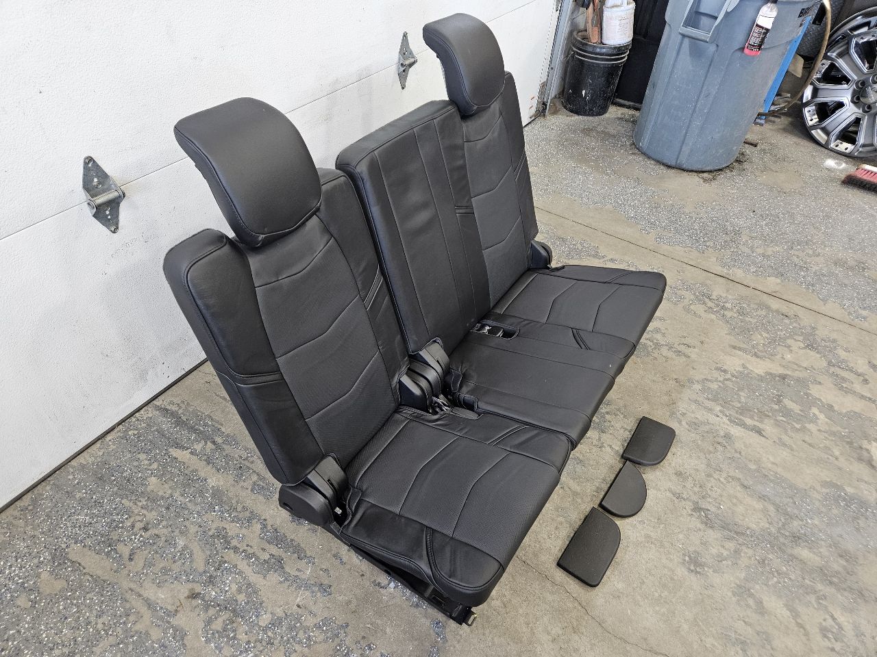 2016 ESCALADE THIRD ROW SEATS BLACK POWER FOLDING 26357 - image 4