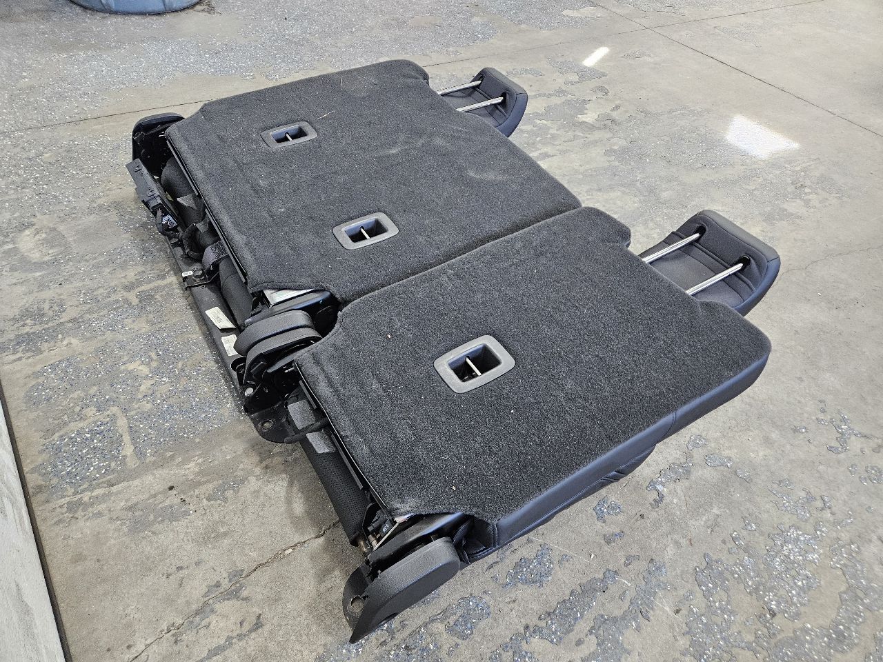 2016 ESCALADE THIRD ROW SEATS BLACK POWER FOLDING 26357 - image 14