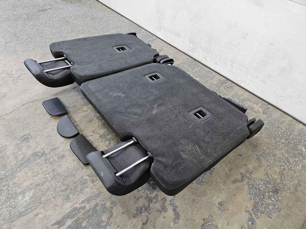 2016 ESCALADE THIRD ROW SEATS BLACK POWER FOLDING 26357 - image 17
