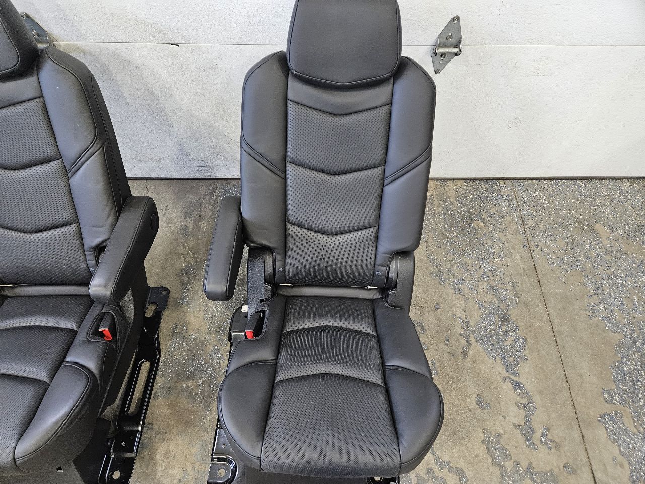 2016 ESCALADE 2ND ROW BUCKET SEATS BLACK LEATHER 26358 - image 6