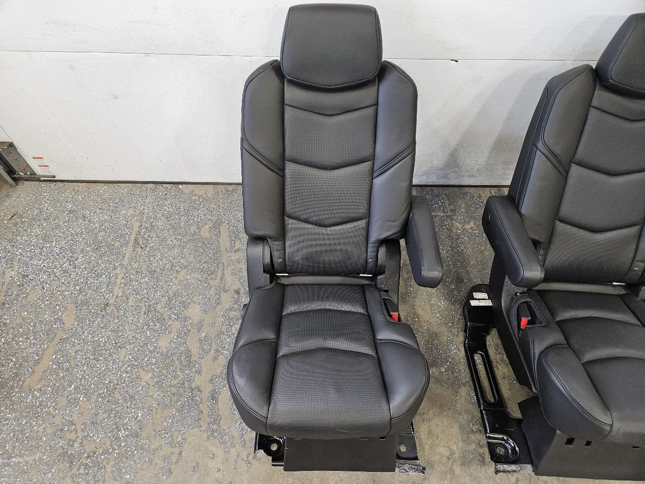 2016 ESCALADE 2ND ROW BUCKET SEATS BLACK LEATHER 26358 - image 8