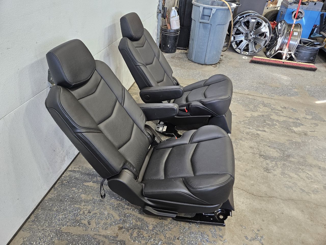 2016 ESCALADE 2ND ROW BUCKET SEATS BLACK LEATHER 26358 - image 10