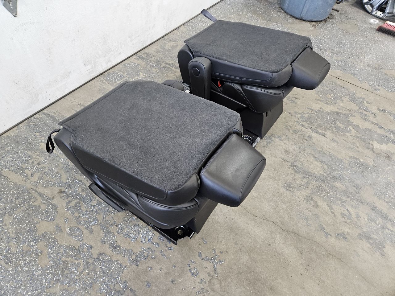 2016 ESCALADE 2ND ROW BUCKET SEATS BLACK LEATHER 26358 - image 15