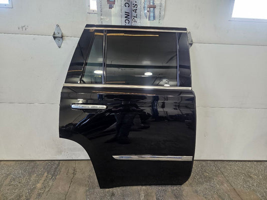 2016 ESCALADE RH PASSENGER REAR DOOR BLACK 000 26361 - image 1