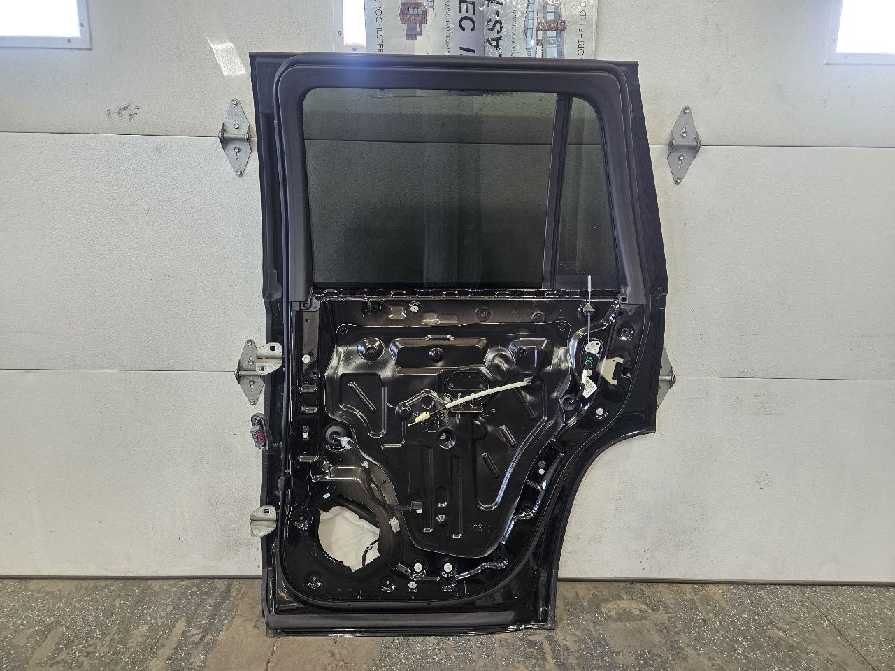 2016 ESCALADE RH PASSENGER REAR DOOR BLACK 000 26361 - image 8