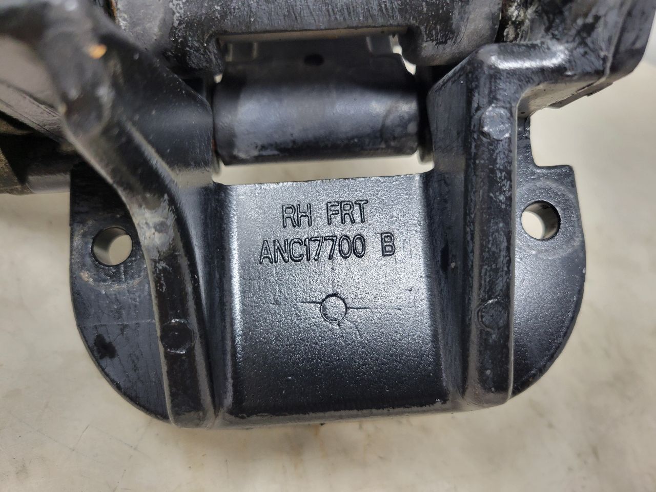 2016 ESCALADE RH PASSENGER RUNNING BOARD MOTOR 26427 - image 10