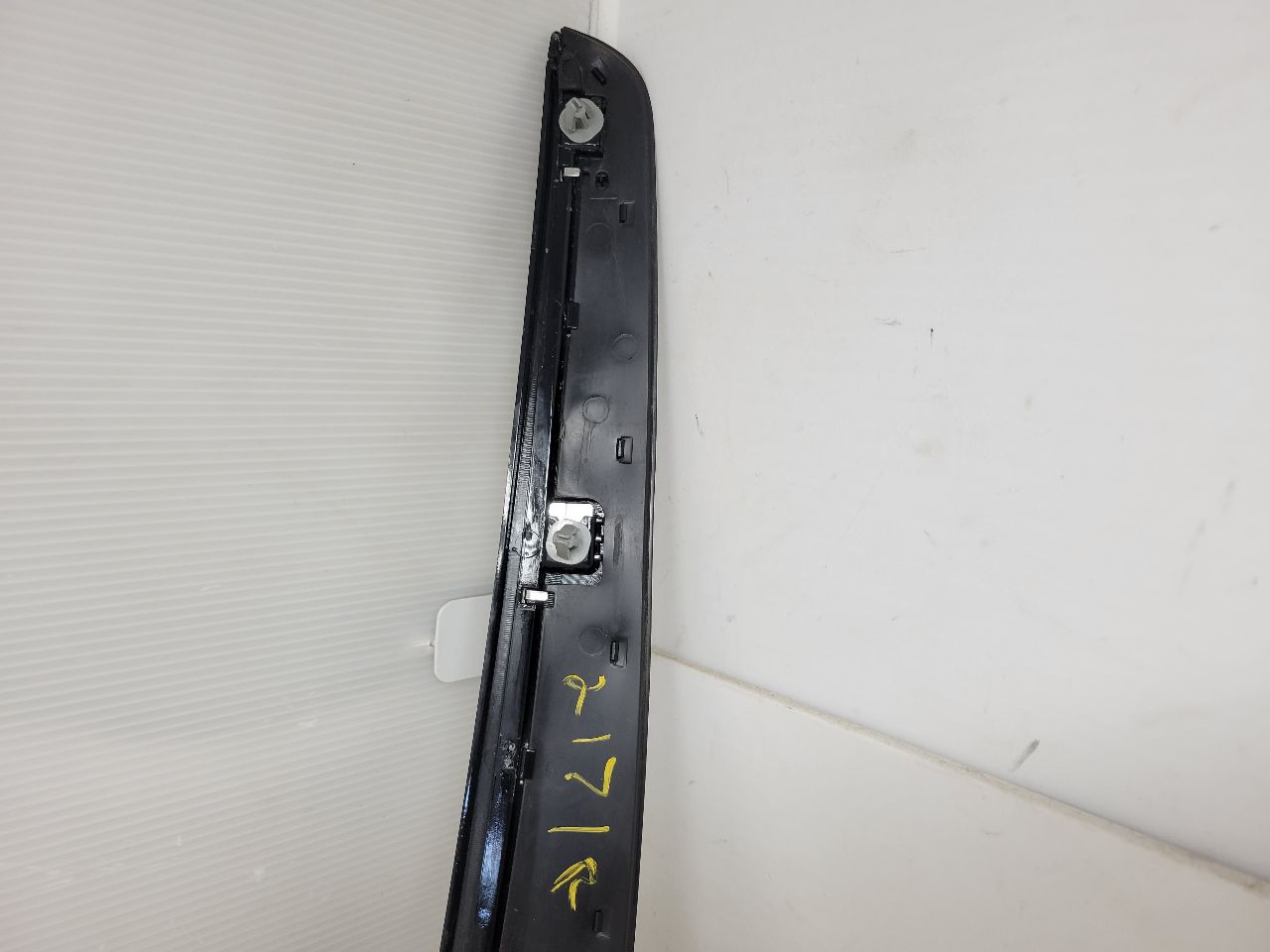 2016 ESCALADE RH PASSENGER CHROME C PILLAR TRIM 26453 - image 8