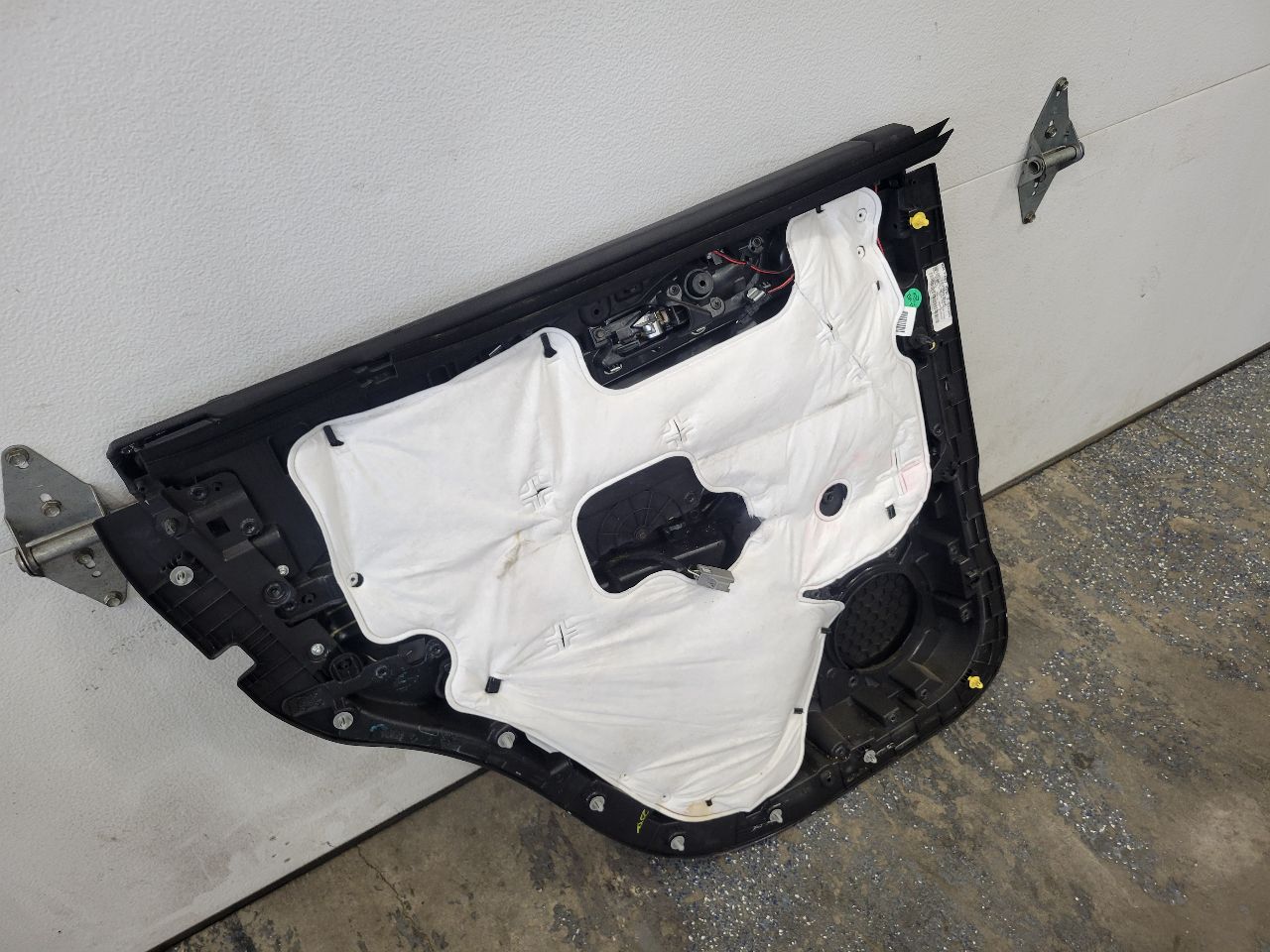 2016 ESCALADE RH PASSENGER REAR DOOR TRIM PANEL 26499 - image 10