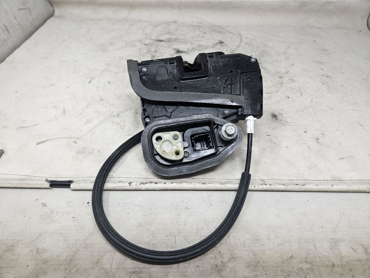 2016 ESCALADE FRONT RH DOOR LATCH LOCK ACTUATOR 26510 - image 5