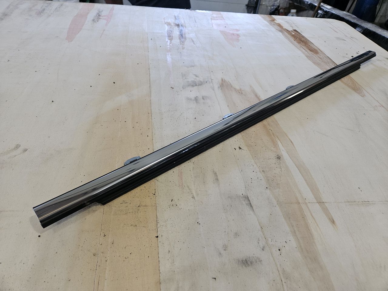 2016 ESCALADE FRONT RH DOOR FRONT WEATHERSTRIPPING 26515 - image 5