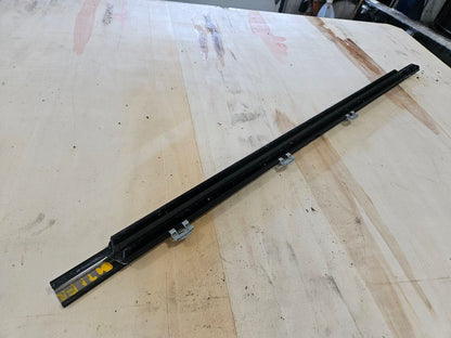 2016 ESCALADE FRONT RH DOOR FRONT WEATHERSTRIPPING 26515 - image 6