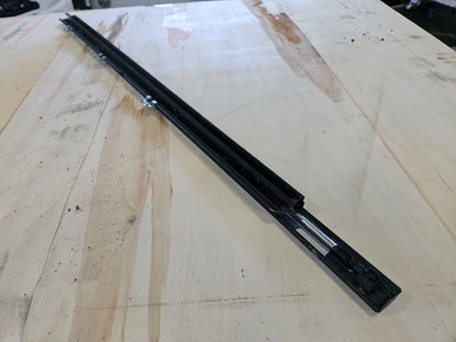 2016 ESCALADE FRONT RH DOOR FRONT WEATHERSTRIPPING 26515 - image 7