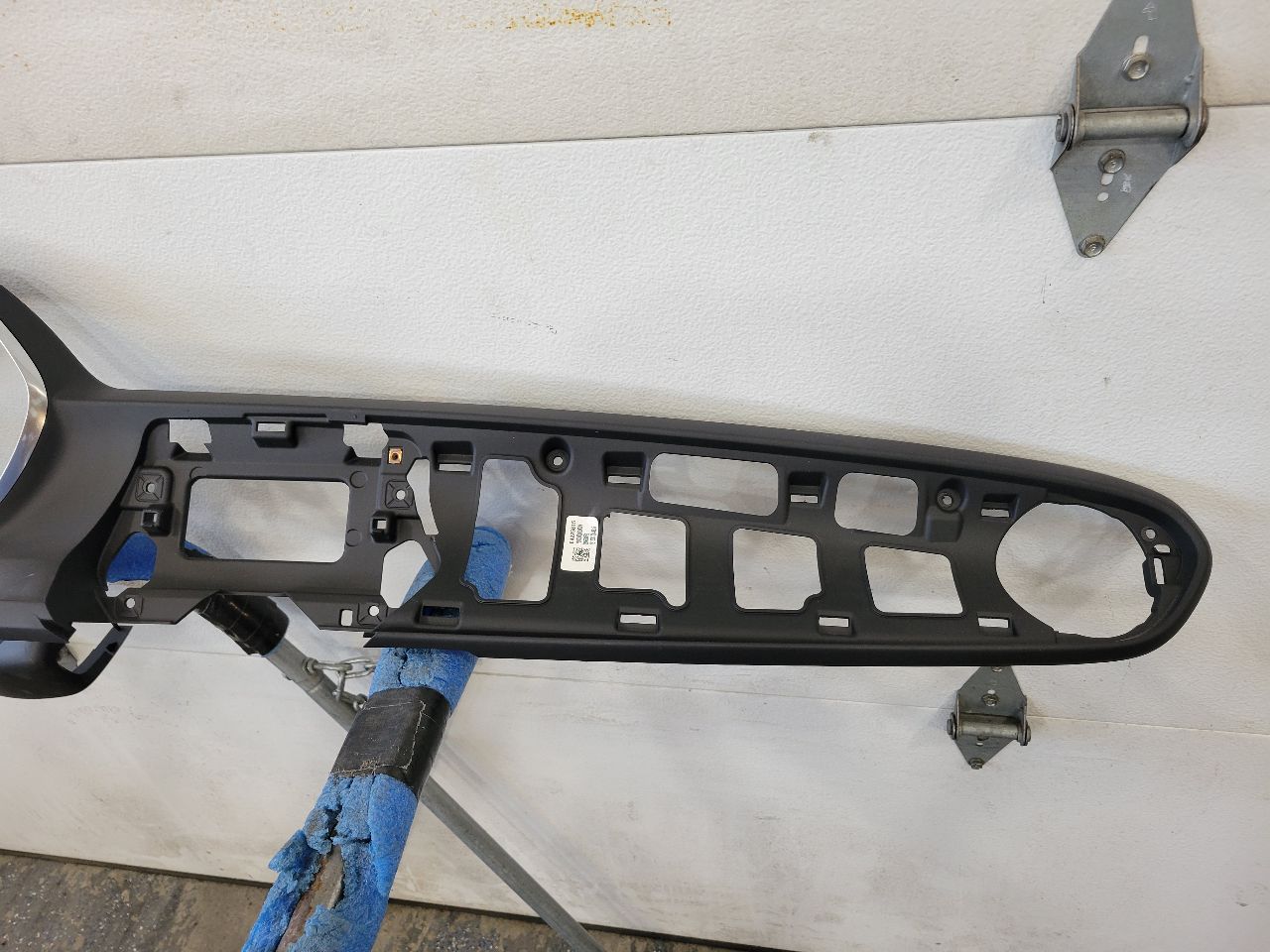 2018 CAMARO CLUSTER DASH BEZEL TRIM W/START BUTT 26555 - image 6