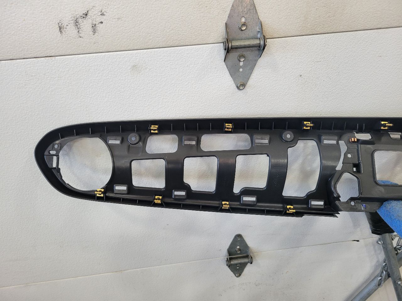 2018 CAMARO CLUSTER DASH BEZEL TRIM W/START BUTT 26555 - image 14