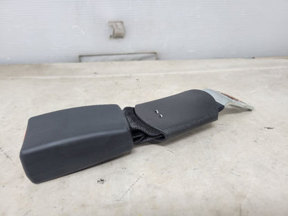 2018 CAMARO REAR SEAT BELT BUCKLE 84002412 26574 - image 4