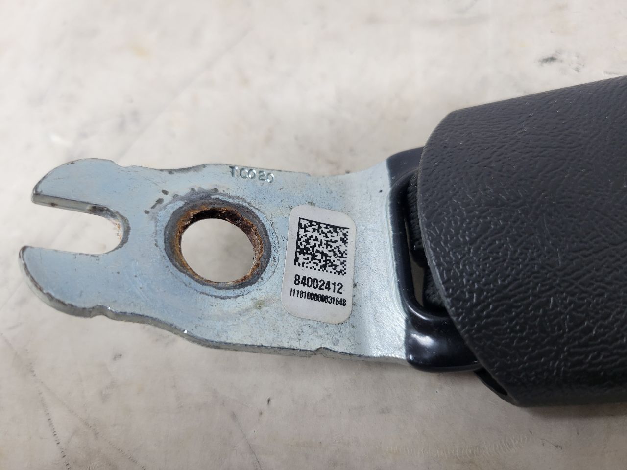 2018 CAMARO REAR SEAT BELT BUCKLE 84002412 26574 - image 6