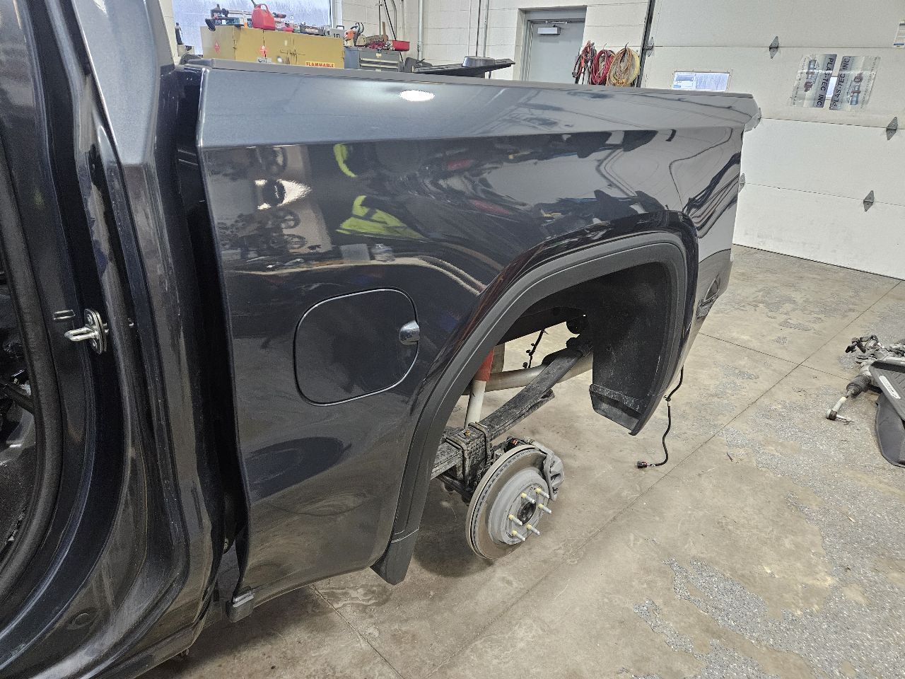 2021 SIERRA150 BED 5'9 DARK SHADOW MET 626D LINER 26624 - image 3