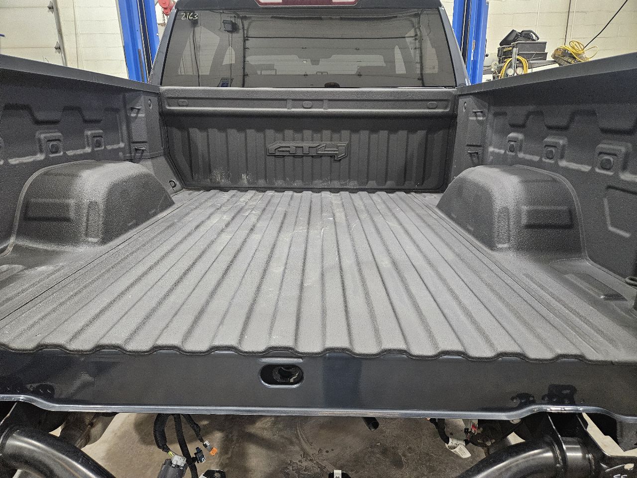 2021 SIERRA150 BED 5'9 DARK SHADOW MET 626D LINER 26624 - image 17