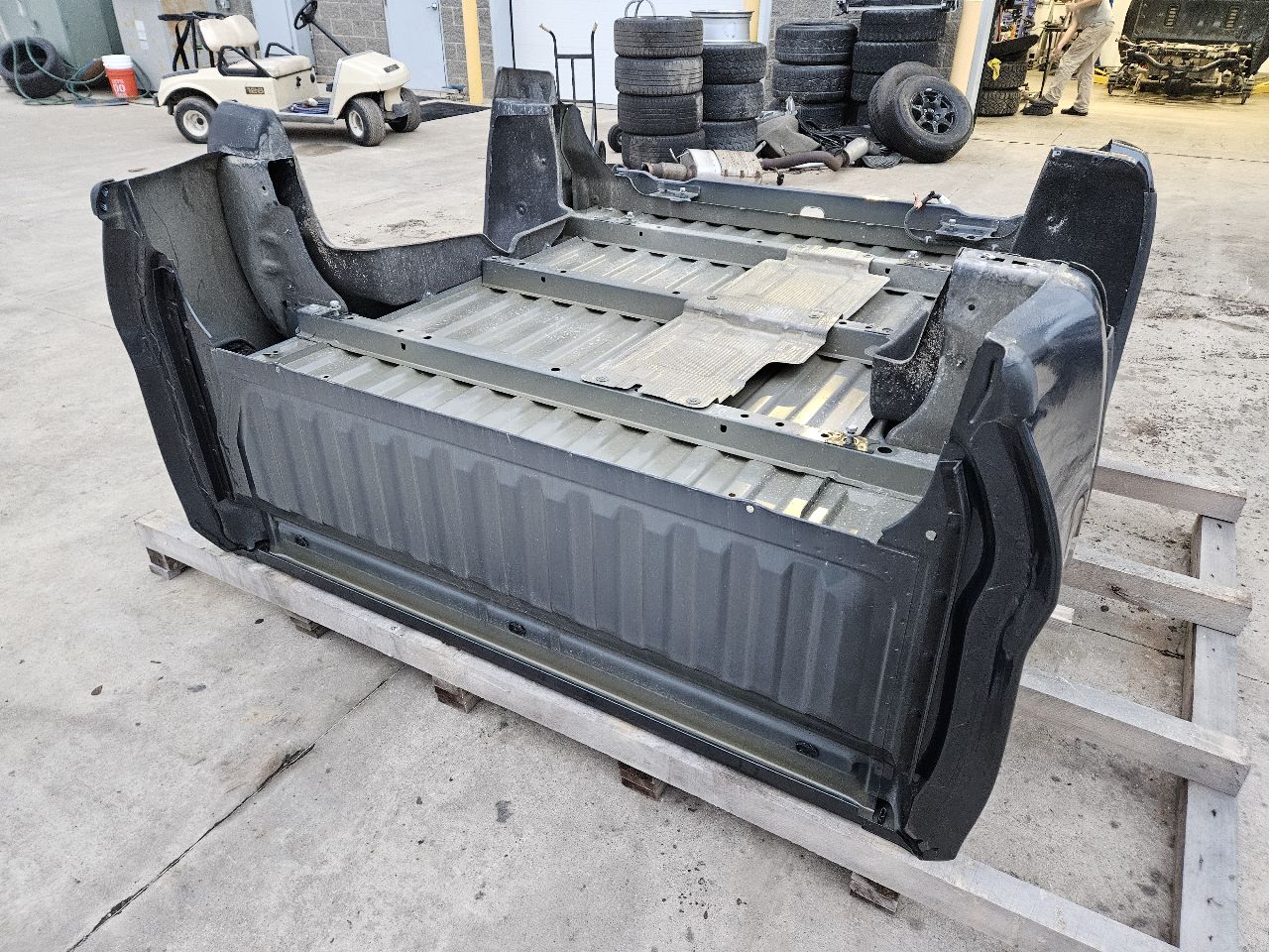 2021 SIERRA BED 5'9 DARK SHADOW MET 626D LINER 26624 - image 3