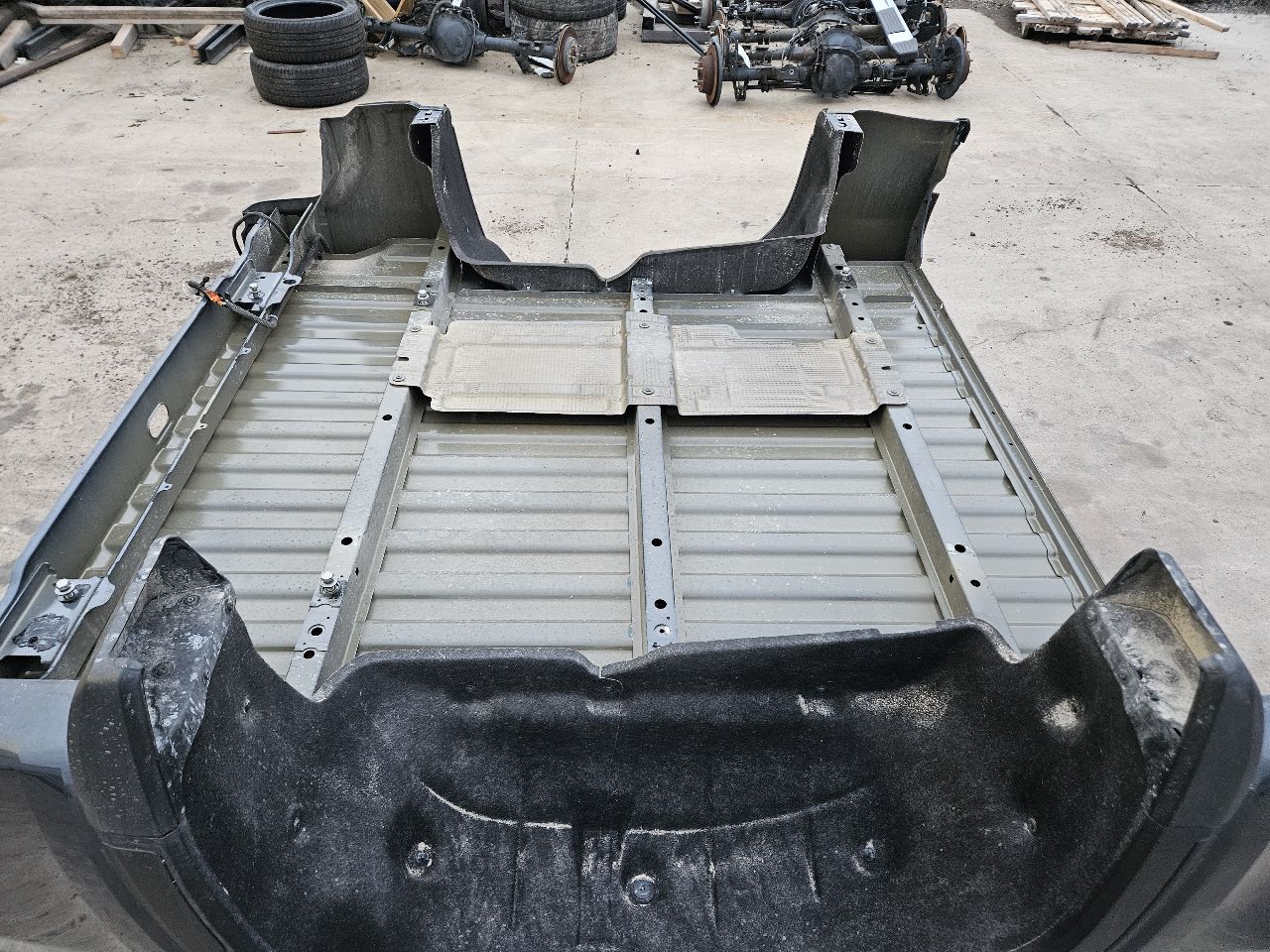 2021 SIERRA BED 5'9 DARK SHADOW MET 626D LINER 26624 - image 9