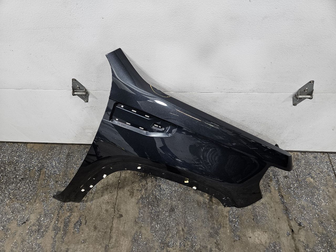 2021 SIERRA150 RH FENDER DARK SHADOW MET 6D1 3D.05 26630 - image 2