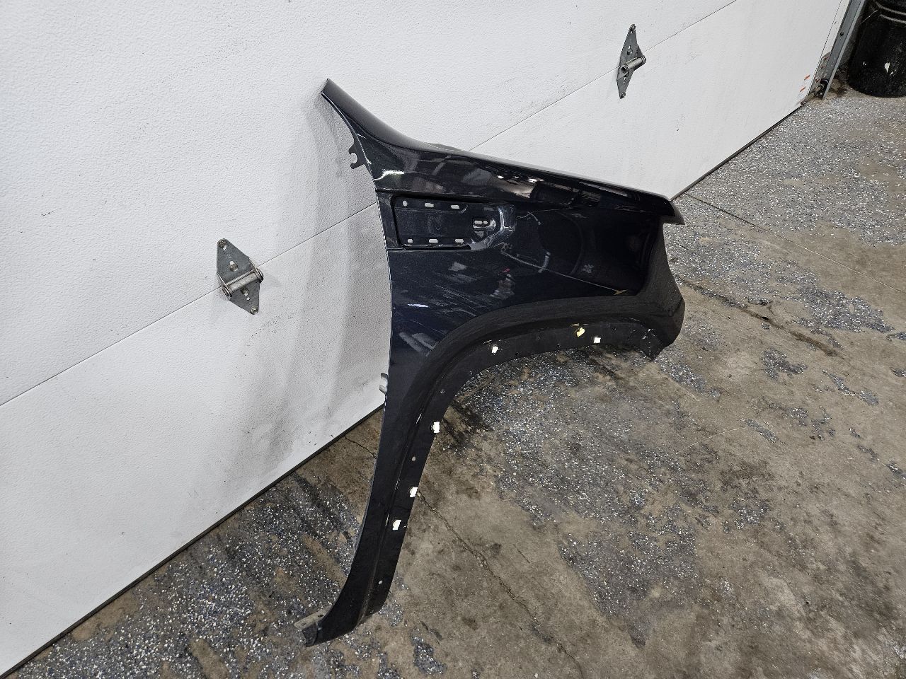 2021 SIERRA150 RH FENDER DARK SHADOW MET 6D1 3D.05 26630 - image 10
