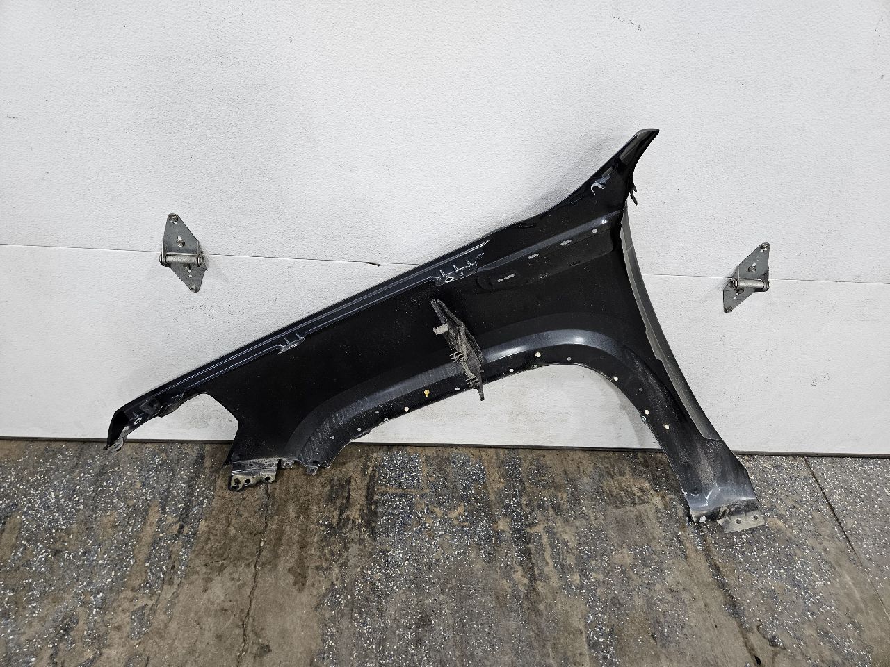 2021 SIERRA150 RH FENDER DARK SHADOW MET 6D1 3D.05 26630 - image 16