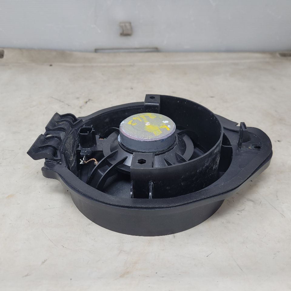 2021 SIERRA150 REAR DOOR BOSE SPEAKER 7K MILES 26635 - image 9