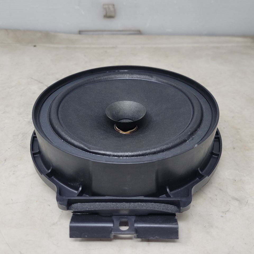 2021 SIERRA150 REAR DOOR BOSE SPEAKER 7K MILES 26635 - image 10