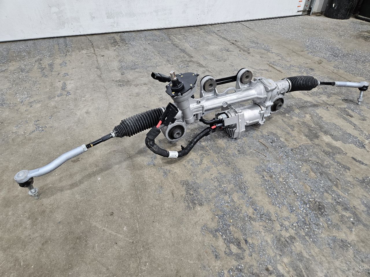 2021 SIERRA150 OEM STEERING RACK 7K MILES 84941965 26645 - image 2