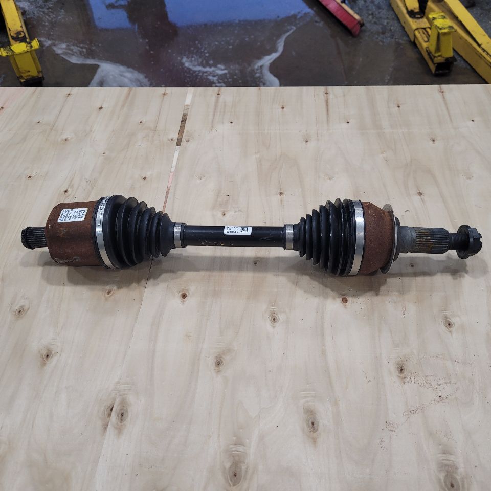 2021 SIERRA150 AT4 TRAILBOSS AXLE SHAFT 84793824 7K 26655 - image 4