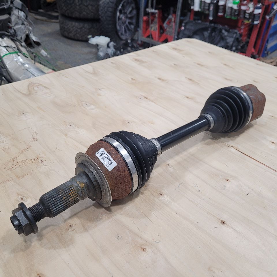 2021 SIERRA150 AT4 TRAILBOSS AXLE SHAFT 84793824 7K 26655 - image 7