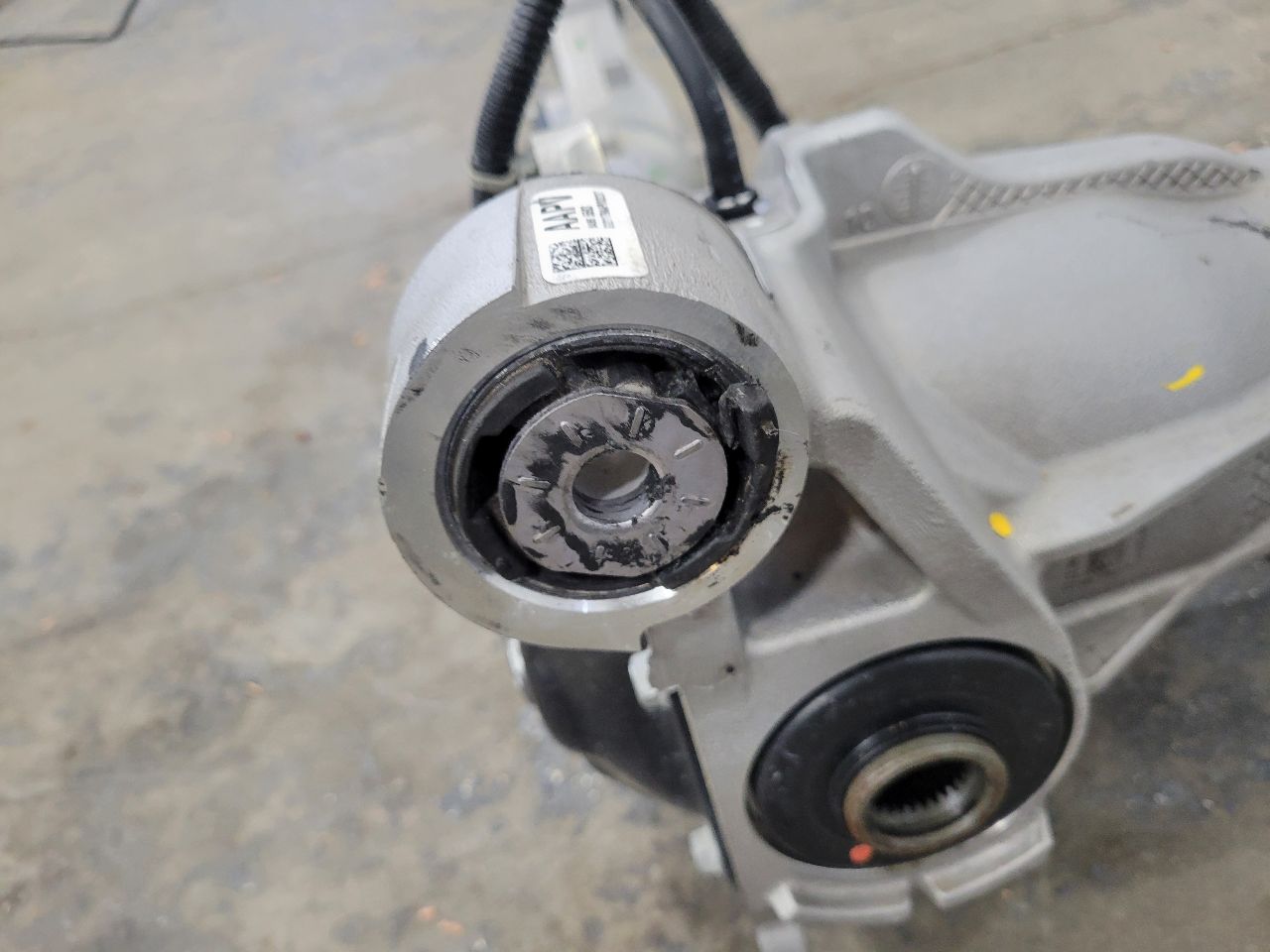 2021 SIERRA150 FRONT AXLE GU5 3.23 SU5 7,696 MILES 26668 - image 9