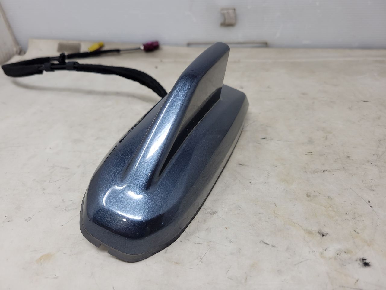 2021 SIERRA150 SHARK FIN ANTENNA DARK SHADOW METALL 26673 - image 6