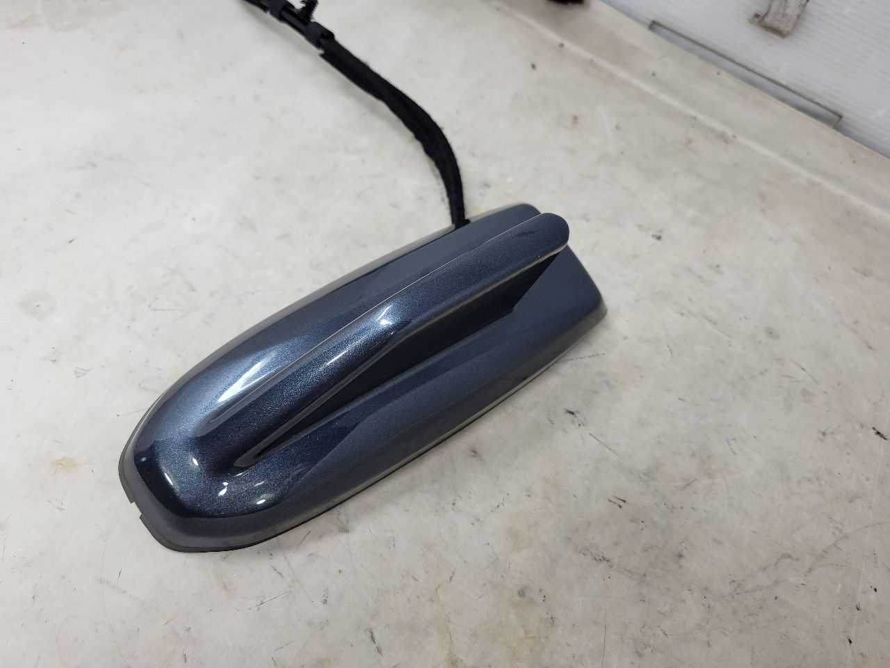 2021 SIERRA150 SHARK FIN ANTENNA DARK SHADOW METALL 26673 - image 7